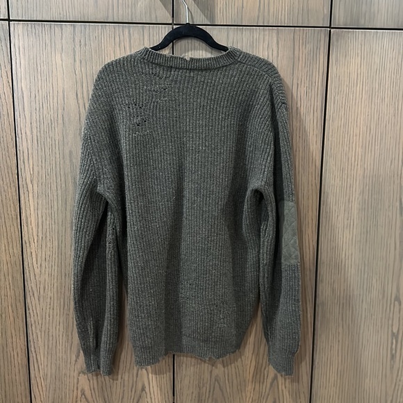 Devin Sweater in Olive Wool
SER.O.YA - Picture 3 of 4